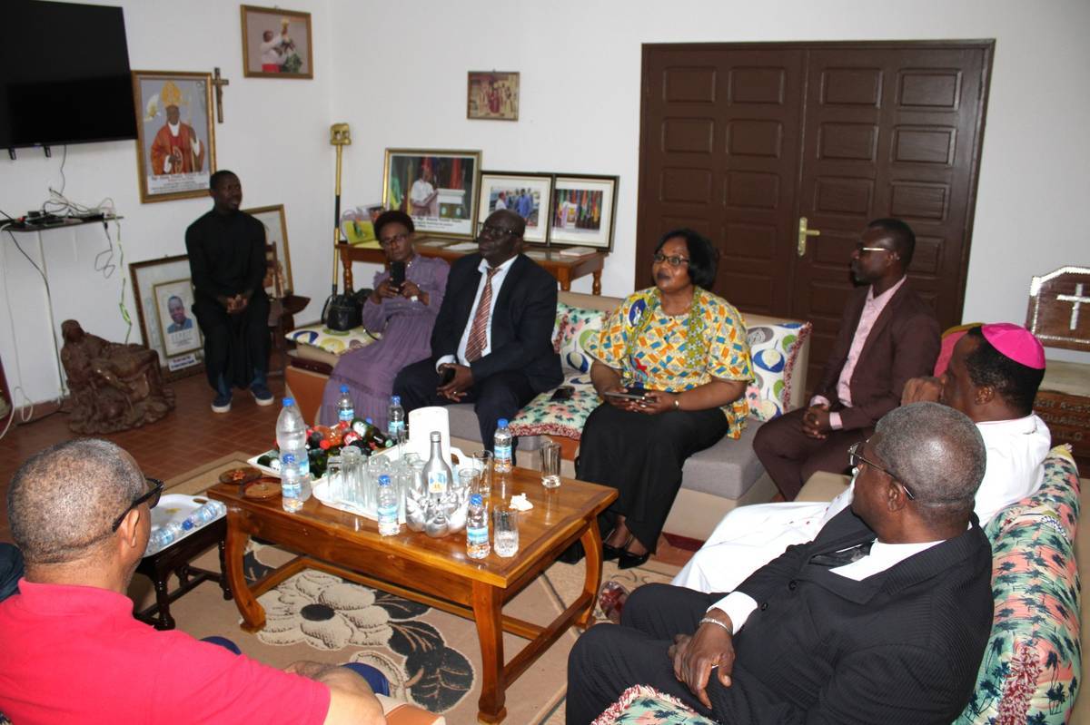 Visite du président de l’usp à l’évêque de san pedro