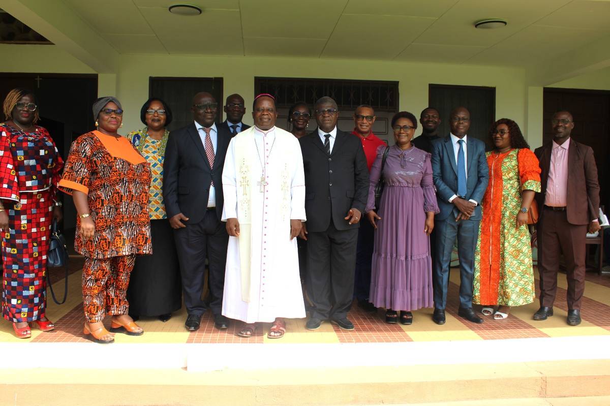 Visite du président de l’usp à l’évêque de san pedro