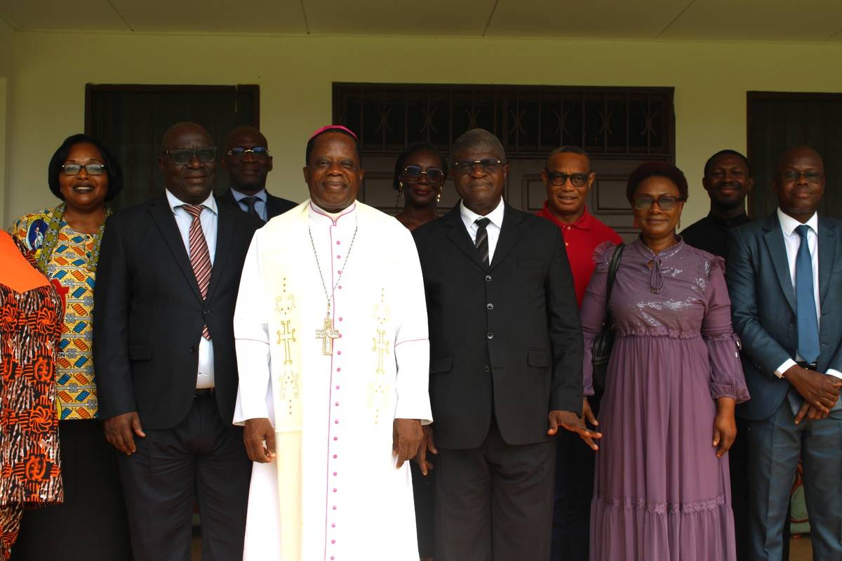 Visite du président de l’usp à l’évêque de san pedro