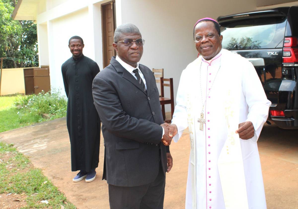 Visite du président de l’usp à l’évêque de san pedro