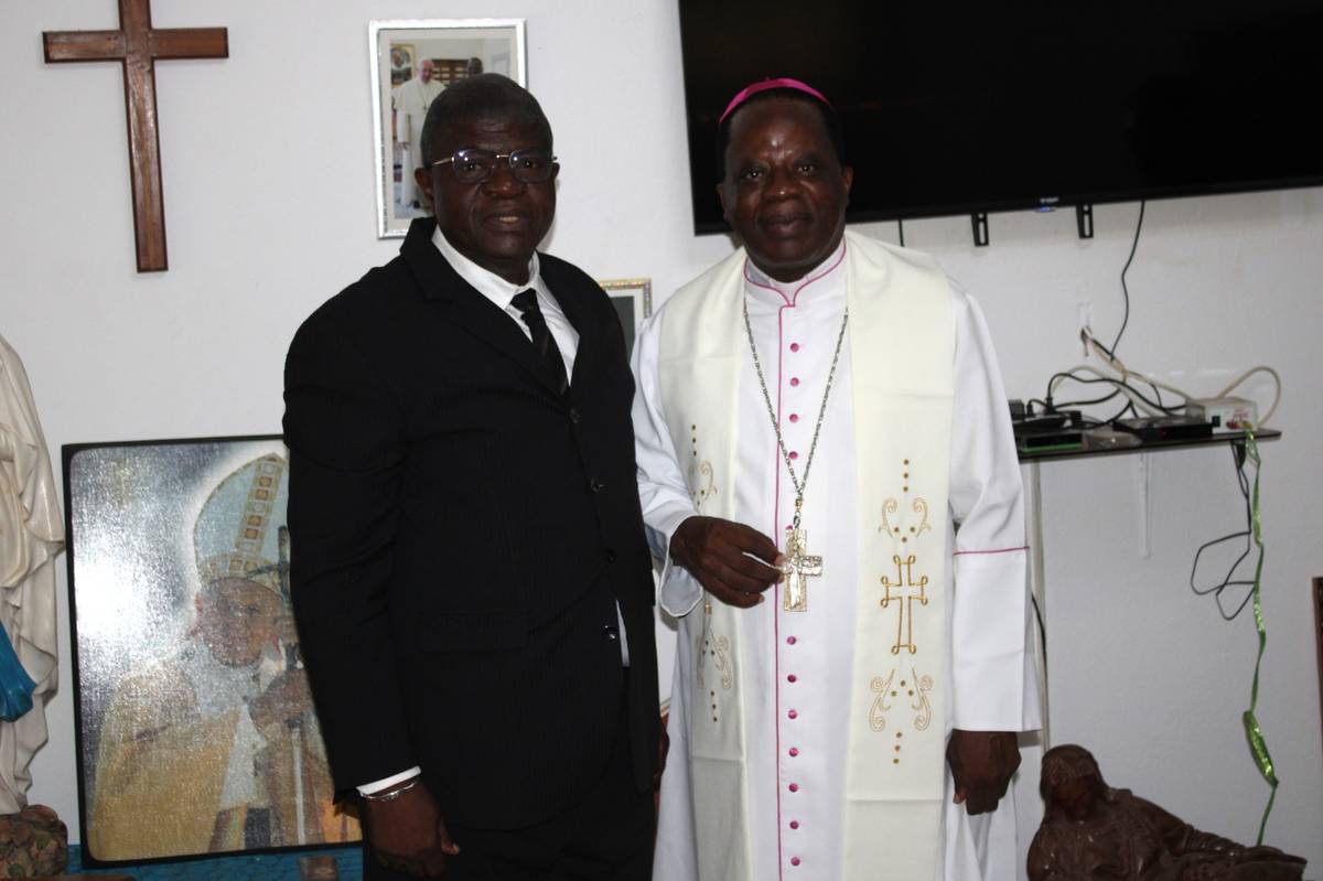 Visite du président de l’usp à l’évêque de san pedro