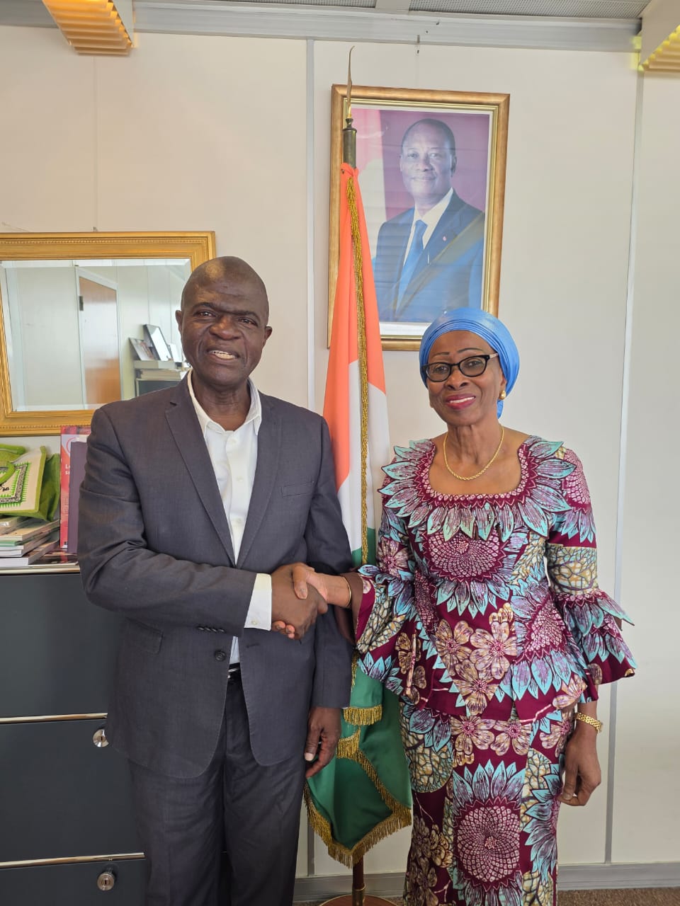 Coopération universitaire et diplomatique : le Professeur Méké MÉÏTÉ reçu par l'Ambassadeur Ly Ramata BAKAYOKO à l'UNESCO